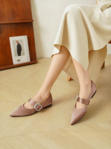 Reemoor | Autumn New Style Elegant Rhinestone Low Cut Single Shoe Pointed Toe Mary Jane 1 Strap