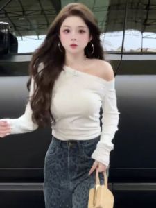 เสื้อยืดแขนยาวเปิดไหล่สำหรับผู้หญิง ทรงสลิมฟิต แฟชั่นฤดูใบไม้ร่วง เสื้อชั้นใน โชว์กระดูกไหปลาร้า เสื้อคอกลม