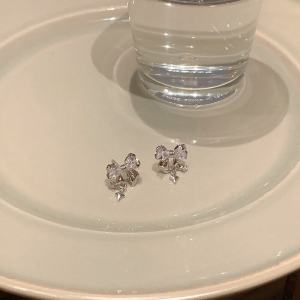 ต่างหูรูปผีเสื้อเงินแท้หรูหรา ดีไซน์เก๋ไก๋สำหรับผู้หญิง เครื่องประดับแฟชั่น ต่างหูแบบจี้หู ต่างหูรูปผีเสื้อ ต่างหูรูปผีเสื้อแบบจี้หู