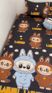 SPREI KEKINIAN MOTIF LABUBU TERLARIS BERKWALITAS SET SARUNG BANTAL SARUNG GULING