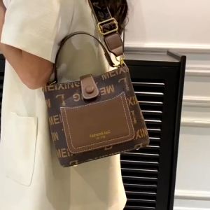TAS SELEMPANG FASHION WANITA / TAS SELEMPANG WANITA IMPORT / TAS WANITA IMPORT / TAS SELEMPANG DAN BAHU  WANITA
