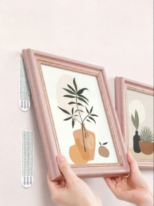 CHUSHE | No Drill Hole Photo Frame Hanging Solution Strong Adhesive