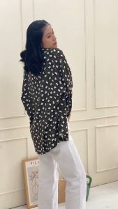 Ixora Nufa Oversized Shirt - Atasan Kemeja Wanita Oversize Lengan Panjang Motif