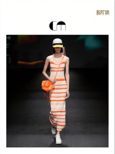 Fashion Show Design Small Woven Crossbody Bag