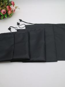 กระเป๋าใส่เสื้อผ้าไนลอนแบบมีเชือกผูก พลาสติกโพลีเอสเตอร์ กระเป๋าใส่เสื้อผ้าแบบแยกชั้น กระเป๋าเก็บของป้องกันฝุ่น