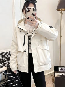 Hooded Leisure Jacket For Small Statured