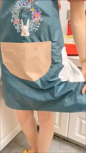 Tạp Dề Nhà Bếp Hình Hoa Thỏ Dễ Thương