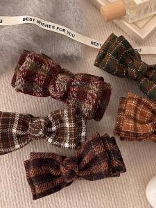 2024 New Vintage Plaid Butterfly Knot Hair Clip Womens High End Feeling Hair Accessories for Bun Hairstyle Fresh Outburst