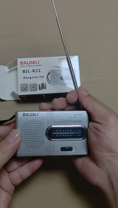 QIUWU Portable Mini Radio Handheld AM FM Music Player Speaker Outdoor Stereo Radio with Telescopic Antenna