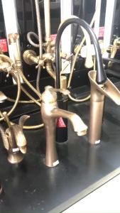 VÒI RỬA LAVABO ĐỒNG  TÂN CỔ ĐIỂN THÂN CAO GRM 8603