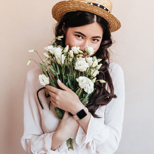 Floral Engraved Strap for Apple Watch 49mm 42mm 38mm 44mm 40mm iWatch Silicone Band Women 45mm 41mm Rose Pattern Wristband for Apple Watch Series 9 8 7 6 5 4 3 2 1 SE SE2