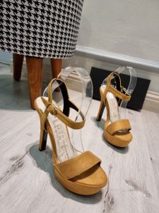 Suede Pumpheels