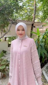 Dara Shirt by Mdly Baju kemeja atasan wanita Lengan Panjang motif garis