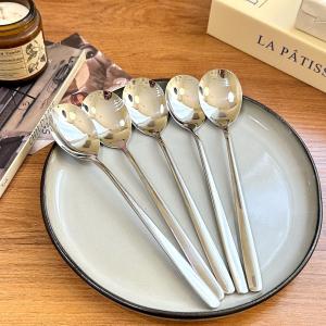 Elegant Stainless Steel 316 round Spoon Long Handle for Home Use And Fine Dining Korean Style Soup Spoon Luxury Eating Ladle