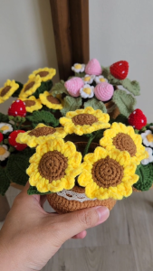 [SG Stock]Hand Made Crochet Strawberries and Sunflowers Potted Plant/gift/