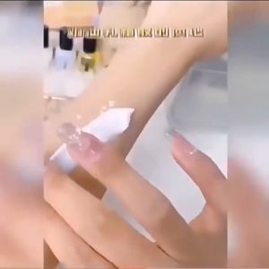 Nicotinamide Body Makeup Cream ครีมขาวดัง ไวท์เทนนิ่งทั้งตัว คอนซีลเลอร์ 100g (ครีมผิวขาว ครีมบำรุงผิว โลชั่นผิวขาว ครีมทาผิวขาว ครีมทาผิว ครีมทาผิวหอมๆ ไวท์เทนนิ่ง มังสวิรัติ ครีม