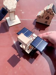 Mobil Tenaga Surya Diy Puzzle Kayu Mainan Edukasi Sains Anak Moon Rover Solar Car