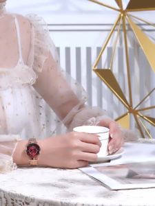 Đồng Hồ Nữ POEDAGAR Sang Trọng Chống Nước Chất Liệu Thép Không Gỉ Máy Quartz Chức Năng Lịch Thời Trang.