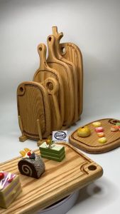 Thớt gỗ Sồi nhập khẩu Mỹ (OAK) Dáng hình chữ nhật có rãnh bao quanh tiện dụng - hàng Xuất Khẩu Châu Âu - khay bánh mì/trái cây/ bít tết/ pizza/ phụ kiện chụp ảnh bày món ăn trong nhà hàng - Sang trọng trên bàn ăn (CTH556) HAHANCO