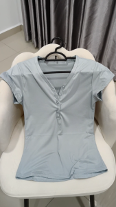 Slim fit V-neck shirt 【CUTTING SMALL】 blouse T-shirt women clothing teenager girl shirts short sleeve tops Women fashion lady top L026