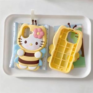 Sanrio | Ốp Điện Thoại Silicon Hoạt Hình 3D Dành Cho iPhone Pro Max 4 5 SE 7 8 Plus X XS XR 11 12 13 Mini Thiết Kế Hoa Ong Dễ Thương Bảo Vệ Toàn Diện Chống Xước Chống Bụi Chất Liệu Mềm Mại