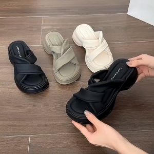 New Arrivals รองเท้าแฟชั่นผู้หญิง ส้นกลาง หน้ากว้าง 5CM ราคาเสร็จสิ้น 103 สินค้า