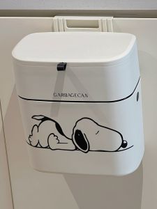 Cartoon Bathroom Trash Can Wall-Mounted with Lid Kitchen Living Room Toilet Gap Paper Basket Hanging Hygienic Bucket Home Use
