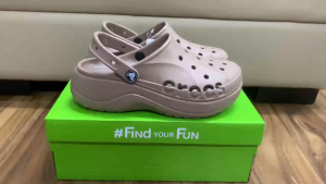 Giày sục crocs chuẩn xịn chống hôi chân nhựa tế bào êm mềm siêu bền đi mưa lội nước đi biển Crocs Baya platfrom đế cao 5cm màu nâu