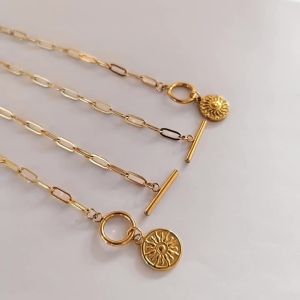 Dây Chuyền Mặt Trời Bằng Thép Không Gỉ Dành Cho Nữ Trang Sức Thời Trang Mặt Dây Chuyền Khóa OT Dây Chuyền Kiểu Dáng Thời Thượng Khóa Càng Cua