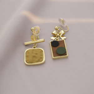 Fashionable Butterfly Knot Asymmetric Ear Cuff No Piercing Required Elegant Design Small Batch Production Alloy Geometric Pattern