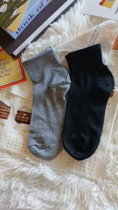 ถุงเท้าข้อกลาง 1เเพ็ค 10คู่ ถุงเท้าสีพื้น สไตล์ญี่ปุ่น ใส่บาย ไม่อับชื้น พร้อมส่ง