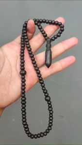 Kalung Tasbih Kayu Galih Kelor Hitam 99 Butir Model Liontin