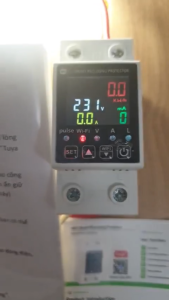 Công tơ điện Wifi kiêm aptomat bảo vệ cầu dao chống giật RCBO dùng ứng dụng  Tuya/ Smart Life