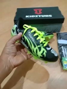 KIDZTUBS Sepatu Bola Anak Paket Komplit Sepatu Bola Tas Skin Deker Kaos Kaki Usia 6-10 Tahun Size 28 29 30 31 32 33 34 35 36 37 KDZ1406122824