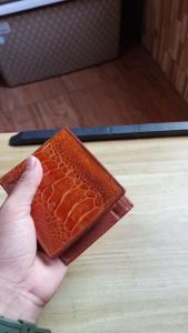 กระเป๋าสตางค์ สองพับสั้น เป็นแข้งนกกระจอกเทศ