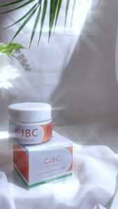 CJBC Watery Luster Lazy Cream Untuk Semua Jenis Kulit Krim Pelembab untuk Semua Jenis Kulit