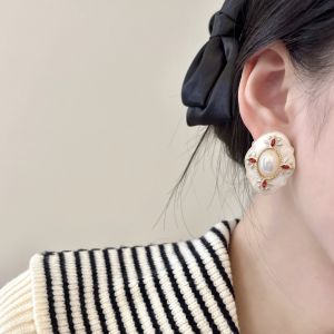 Vintage Retro Court Style Simple Versatile Luxury Enamel Drip Earrings Clip-On Earrings Fashionable Geometric Pattern for Women