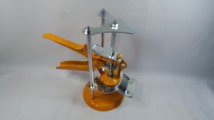 Kích nâng gạch con đội kê gạch men ốp tường Loại 3 trụ