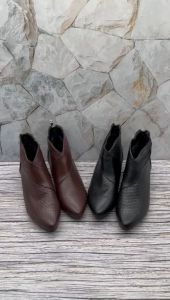 WYN Sepatu Boots Heels Korea BO9070: Sepatu Boots Kualitas Tinggi untuk Acara Formal
