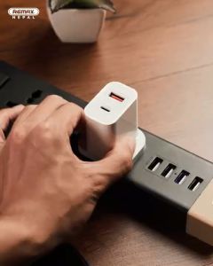 REMAX RP-U68 PD 20W + QC 18W DUAL PORTS FAST CHARGER