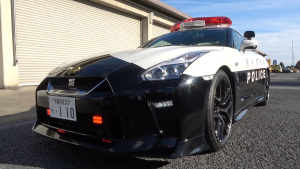 Xe mô hình Tomica No.105 Nissan GT-R Police Car
