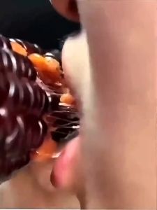 มี 100 ชุดเม็ด/ซอง ซื้อ 3 ซอง แต่ละบรรทัด 1 ซอง มีเมล็ดพันธ์ข้าวโพด ข้าวเหนียว หวาน เหนียว น่าสนใจ ในหนังสือผ้า และน้ำมันอร่อย