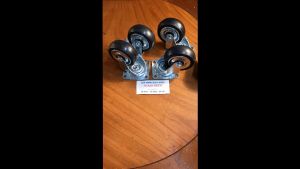 Bánh xe đen 8F xoay 360 độ chất liệu thép với vỏ bánh xe cao su cứng chịu tải trọng lớn hoạt động êm ái