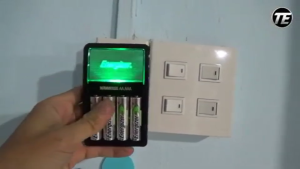(Bundle Deals) Energizer Recharge Maxi Charger CHVCM4 + Recharge Power Plus AA (2pcs)