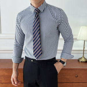 เสื้อเชิ้ตลายทางแขนยาวผู้ชายสไตล์เกาหลี เสื้อเชิ้ตลายทางลำลอง ทรงเข้ารูป ดูเป็นมืออาชีพ ทนทานต่อรอยยับ สำหรับผู้ชาย