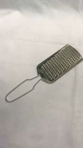 Parutan Keju Stainless Steel Alat Parut Cokelat Bawang Wortel Kentang Sayur Grated Cheese Serbaguna