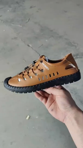 Brand GenGeGo ( 3 Days Delivered COD)Ready Stock 39-44 Size Mens Leather Outdoor Sandals Comfortable Anti-Slip Wear-Resistant Mountain Beach Sports Raya