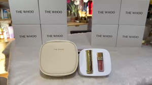[WHOO]Set Son Dưỡng Chống Nắng The History Of Whoo Gongjinhyang:Mi Glow Lip Balm Royal Red Special Set ( Túi thêm 20k)