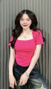 Áo thun nữ PHOM ÔM cổ U nhấn eo ( cổ U 322 )