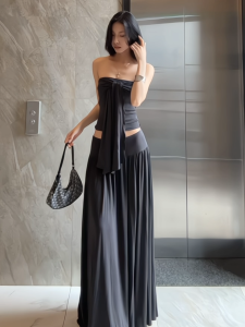 Slimming Knitted Two-Piece Set Simple Style Asymmetrical Shoulder Large Skirt Fashionable Ensemble for Women Summer Collection